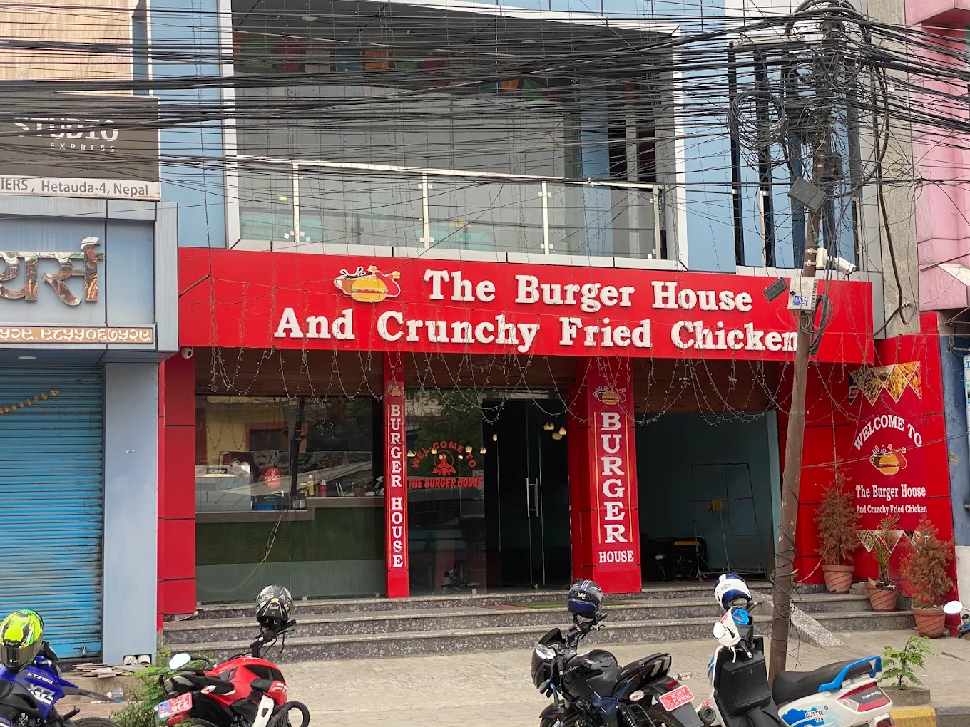 The Burger House And Crunchy Fried Chicken