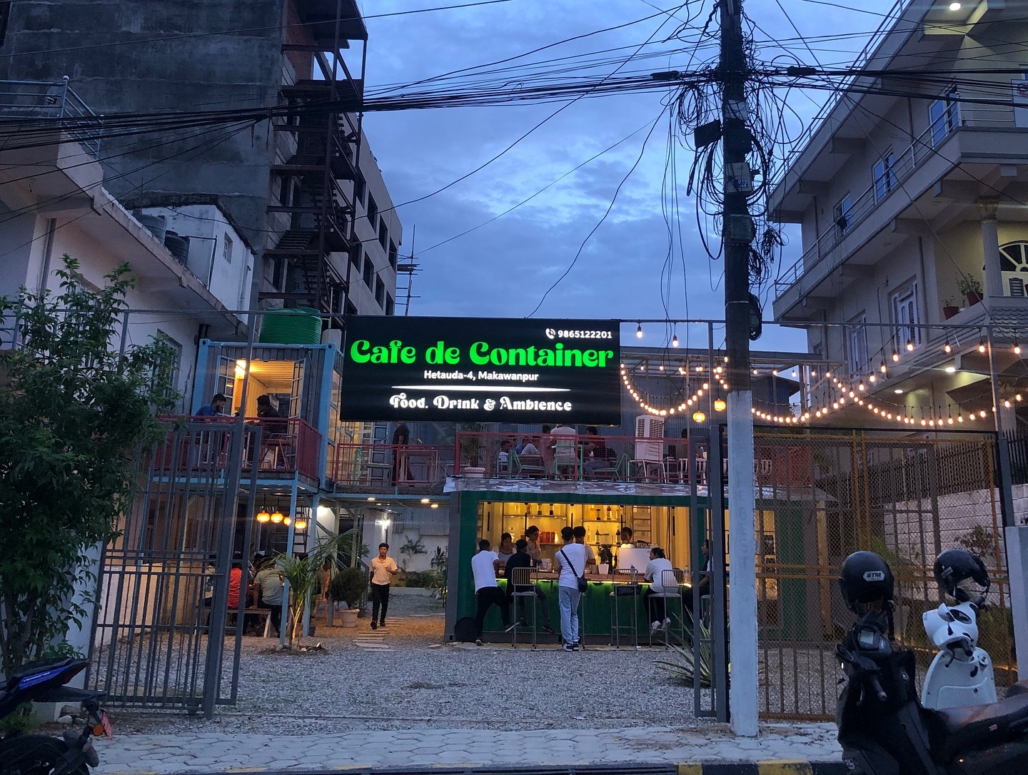 CAFE DE’ Container